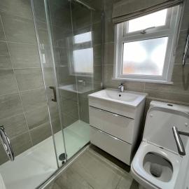 141 -Two bed Chalet on Sunbeach Holiday Park - Sleeps 6, pet friendly, FREE pool and entertainment passes included - plus WiFi with bedding and towels included - only 300m from the beach!, hotel in Scratby