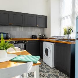 ST MARYS APARTMENT - Modern Apartment in Charming Market Town in the Peak District、ペニストーンのホテル