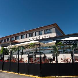 Restaurante Hotel Abadesa, hótel í Villagonzalo-Pedernales