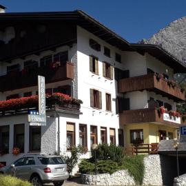 Dolomiti Sport Hotel, hotel din San Vito di Cadore