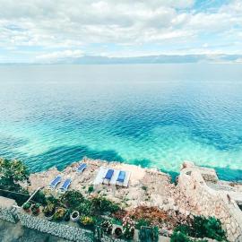 Seafront Vacation home "Tea", Hotel in Trpanj