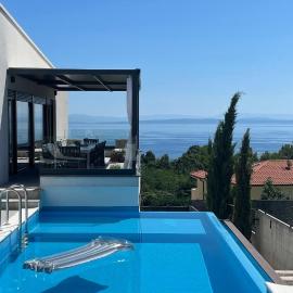 Villa Loqua, Seaview & Private Pool, hotell i Lovran