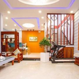 Leila House - DaNang Central - 3BRs - Free Airport Shuttle, hotelli Đà Nẵngissa