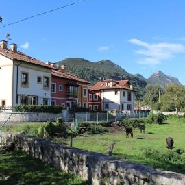 Acogedor bajo con terraza y vistas, hotel i Nueva de Llanes