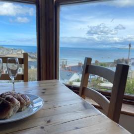 THE STONES St Ives Apartment Panoramic Harbour Views and Onsite Parking โรงแรมในเซนต์ไอฟส์