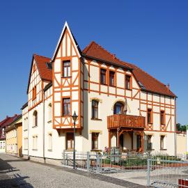 바트 베르카에 위치한 호텔 Ferienwohnung Morgensonne am Kurpark Bad Berka # gratis Parkplatz # ebenerdig # Spielplatz # WLAN # 2 Schlafzimmer # Nähe Weimar, Erfurt # Weimarer Land # Smart-TV