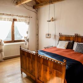 Two bedrooms, bathroom and kitchen with shared access in organic farm