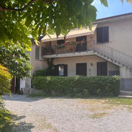 Il Cortile Como Single & Double Room in apartment NO HOTEL