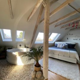 Wellness Suiten mit Whirlpool am Stadtrand von Essen, ξενοδοχείο σε Έσσεν