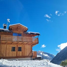 Mas del Mezdì - mountain chalet Val di Rabbi, hotel v mestu Rabbi