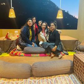 Pyare Cafe Cottages And Tents, hotel in Gushaini
