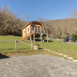 Gîte cabane insolite Pyrénées – hotel w mieście Sauveterre de Comminges