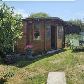 Glamping Cabin - Great for Hikers - Breakfast inc!, Hotel in Swanage