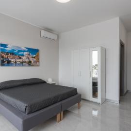 Travelershome Ciampino Airport GuestHouse 600m to Airport ottimo per chi viaggia in auto, מלון בצ'יאמפינו