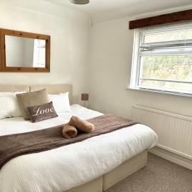 Afan Forest House - Private doubles or Twin options!