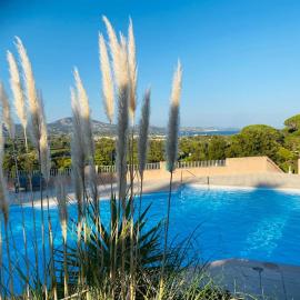 La Maison Soleil overlooking the Bay of St Tropez, hotel in Cogolin