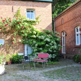 Ferienwohnung Buchholz an der Müritz mit großem Naturgarten