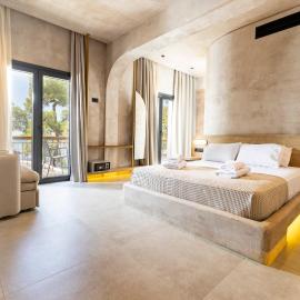 Medusa Luxury Suites, Hotel in Neos Marmaras