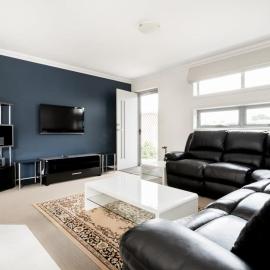 Comfortable Home 10 Minutes from Town - Wifi and Garage, hotel in Newnham