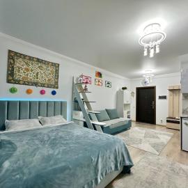 Raduga West 'Azure' Apartment – hotel w mieście Koshkolʼ