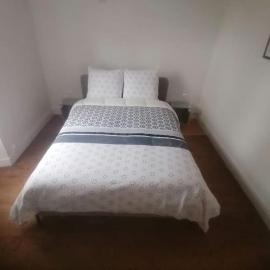Maison entre ville et campagne, Hotel in Amilly