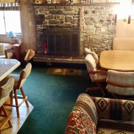 Historic Big Mountain Chalet Upper, Hotel in Whitefish