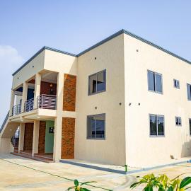 CMP APARTMENTS, hotel sa Kasoa