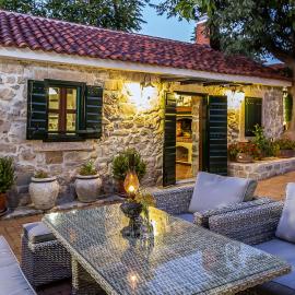 Heritage Hotel & Estate Raznjevica Dvori AD 1307, hotel v destinaci Polača