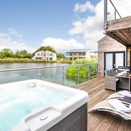 Waters Edge 04, Waterside Lodge P