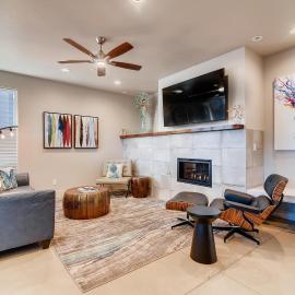Fancy Townhome near Old Town, Breweries and River!