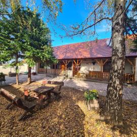GERENDÁS VENDÉGHÁZ – hotel w mieście Mátraderecske