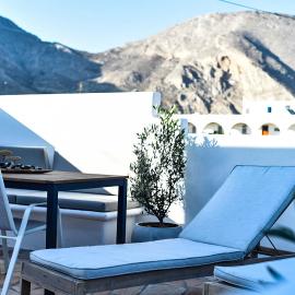 DP Homes Beachside in Santorini, hotel sa Perissa