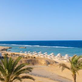 Oyster Bay Beach Suites, Hotel in Abu Dabab