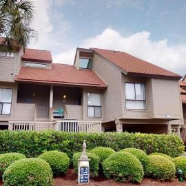 Heron Marsh Escape Split Level Villa Lake Views, hotel a Pawleys Island