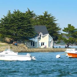 Holiday Home in Morbihan with Sea Views, hotell i Larmor-Baden