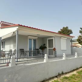 Peaceful Cottage Porto Rafti, hotel in Porto Rafti