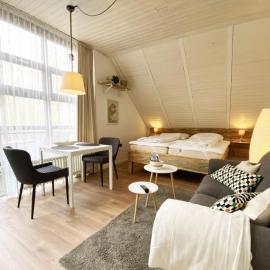 Ferien im Wangerland - Haus Wiesenweg - Apartment 1 1OG, hotel u gradu Horumersiel