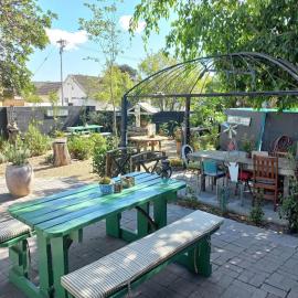 Suzies Coffee Shop Bed and Breakfast