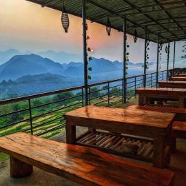 OH Pu Luong Homestay, hotel di Làng Bang