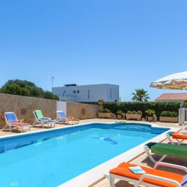 Viesnīca Villa Sol Menorca by Escape Home pilsētā Punta Prima