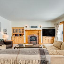 Ski-In Resort Family Condo w/ Deck at Jay Peak!