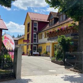 Gästehaus - Kretschmannshof, hotel in Oberasbach