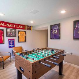 Family Getaway | Hot Tub + Trampoline + Fire Pit + Foosball, hotel a Sandy
