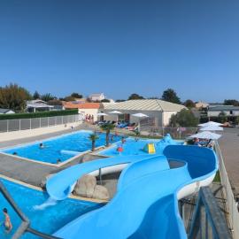 Mobil Home 40 Grand Confort, hotel in Brem-sur-Mer