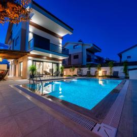 Casa Oliva City 1 with Sauna Pool Patio & BBQ