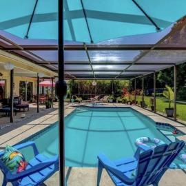 Cozy Pet-Friendly Private Pool Near Beaches, hotel in Bradenton