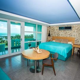 Enchanted 8 Jewel Luquillo Beachfront - Pool, hotel en Luquillo