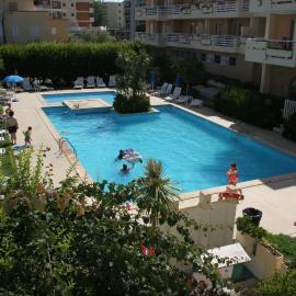 Residence with swimming-pool just a few steps from the beach