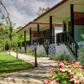 Seaside Sanctuary Bungalows, hotel v mestu Ko Lanta
