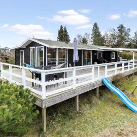Nice Home In Glesborg With Kitchen